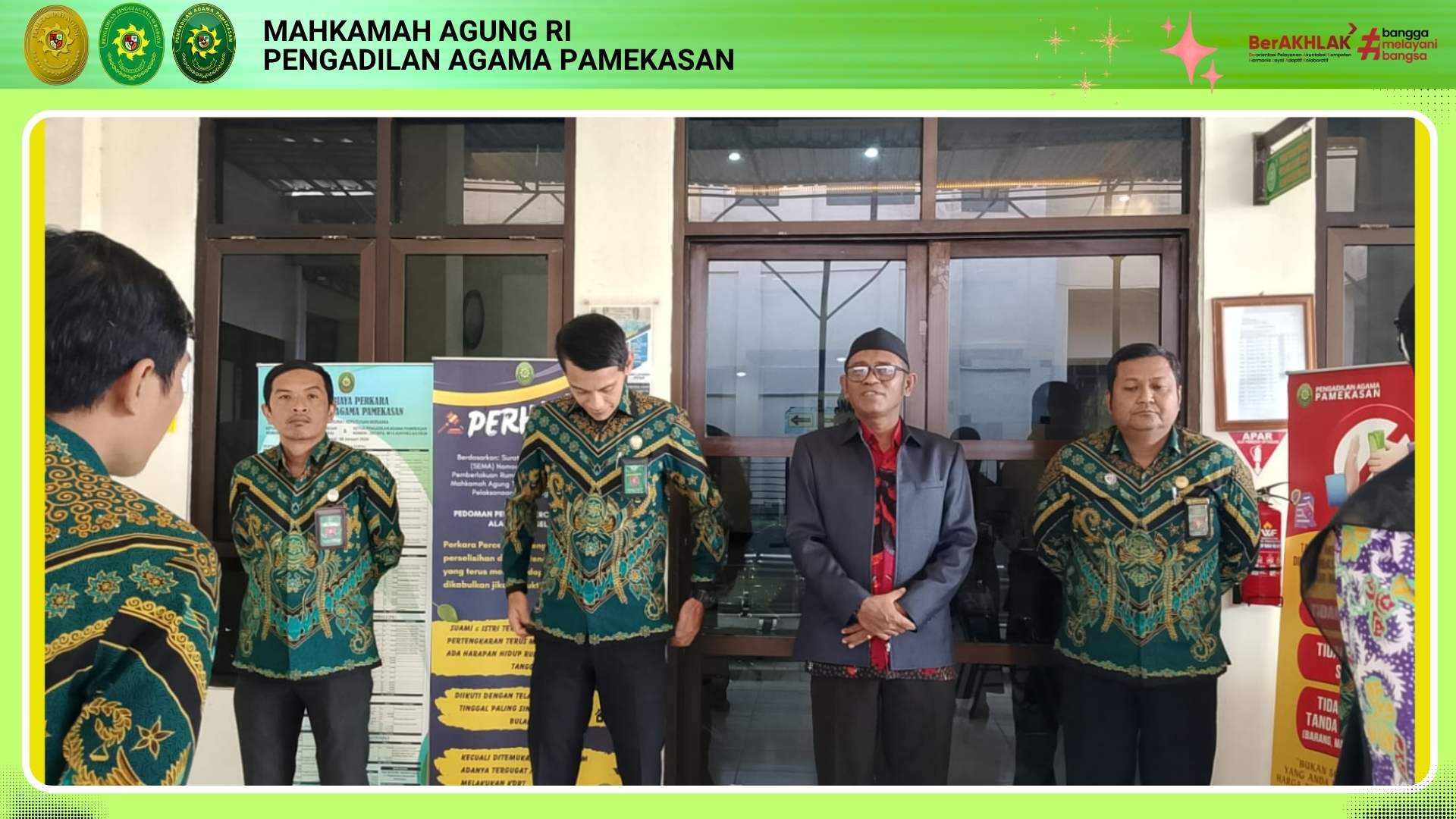 Tingkatkan Kualitas Layanan dan Integritas. Wakil Ketua PA Pamekasan Berikan Arahan pada Briefing PTSP